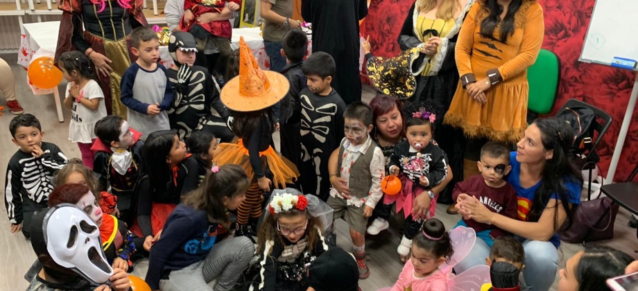 Consulado de Colombia en Bilbao compartió el día de Halloween