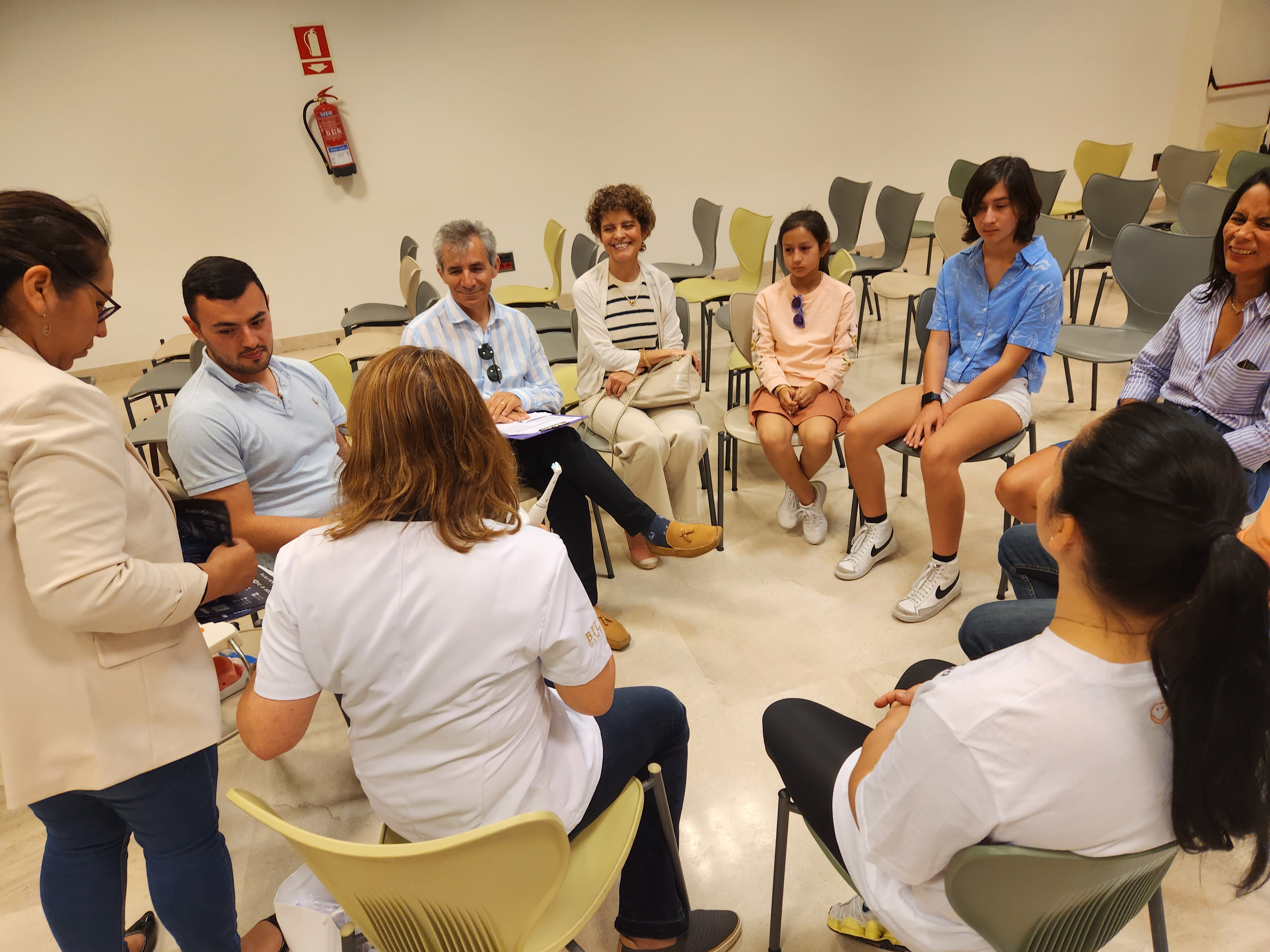 Consulado de Colombia en Bilbao realiza la Primera Jornada de la Campaña de Prevención de Salud Oral en San Sebastian-Gipuzcoa