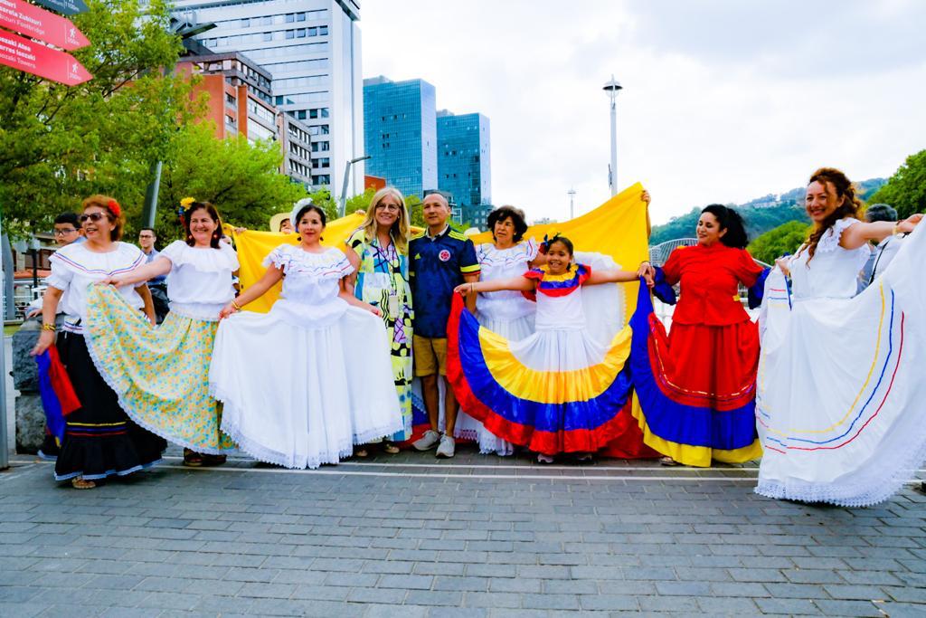 Los colombianos en España conmemoraron los 212 años de la Independencia de Colombia Junto al Consulado de Colombia en Bilbao 