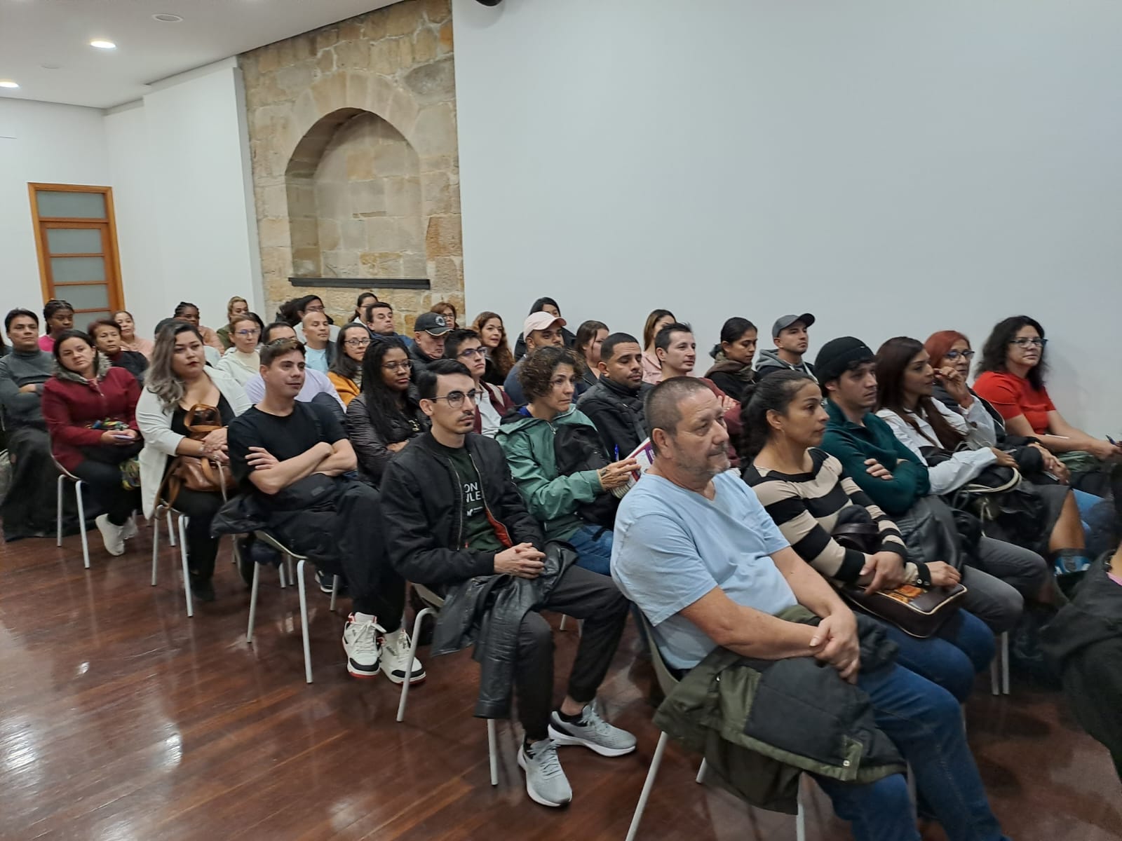 Consulado de Colombia en Bilbao y Biltzen organizaron charla en materia de extranjería en Bilbao