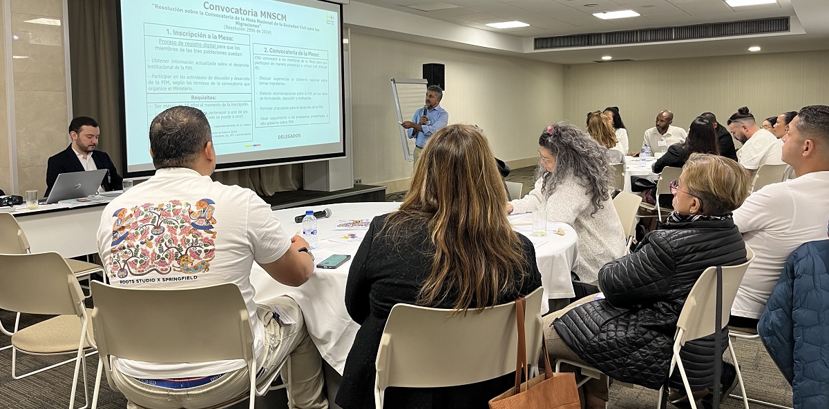 Foto durante el primer encuentro para fortalecer el tejido asociativo en el norte de España