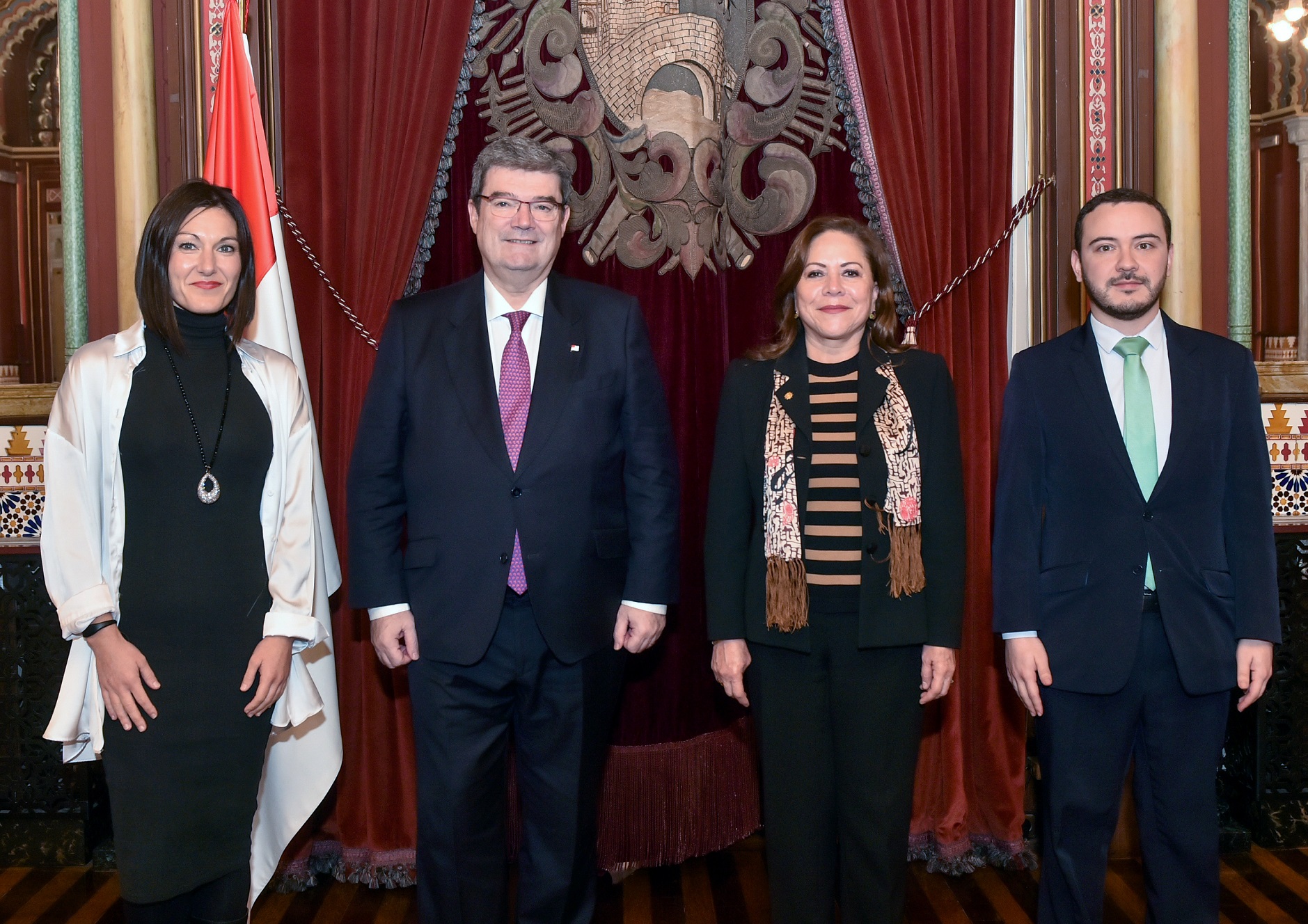 El Alcalde de Bilbao recibe a la nueva Cónsul General de Colombia. Foto: Ayuntamiento de Bilbao.