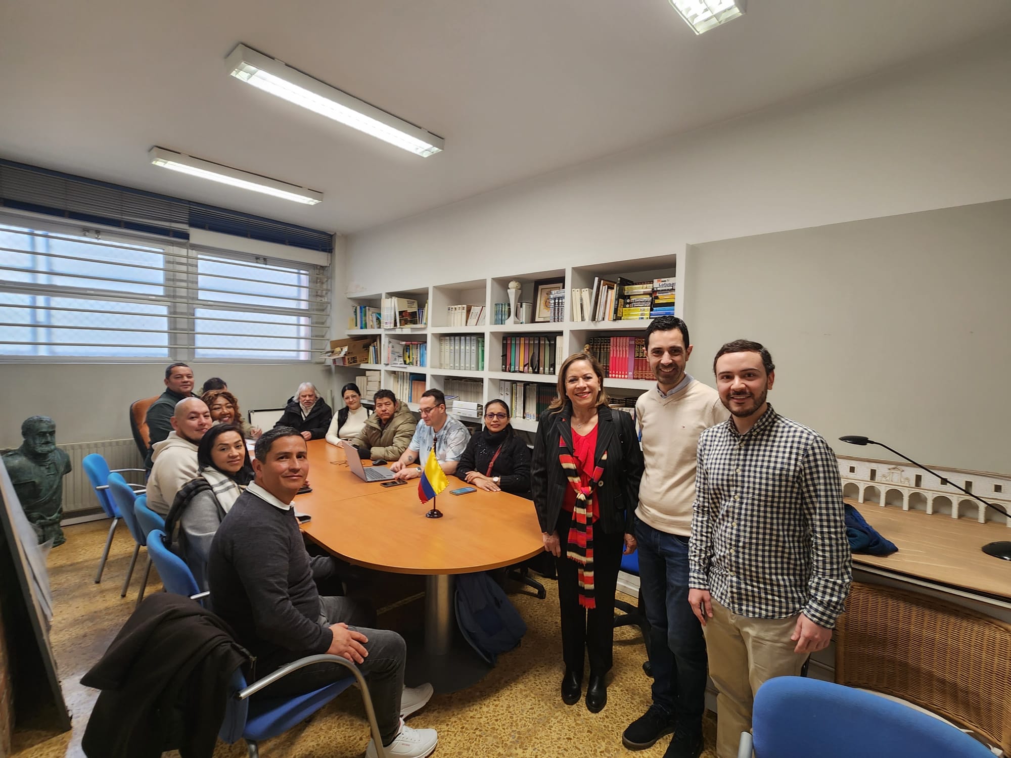 Trámites como pasaportes, cédulas y supervivencias, entre otros, fueron realizados en la jornada del Consulado Móvil en Santander-Cantabria 