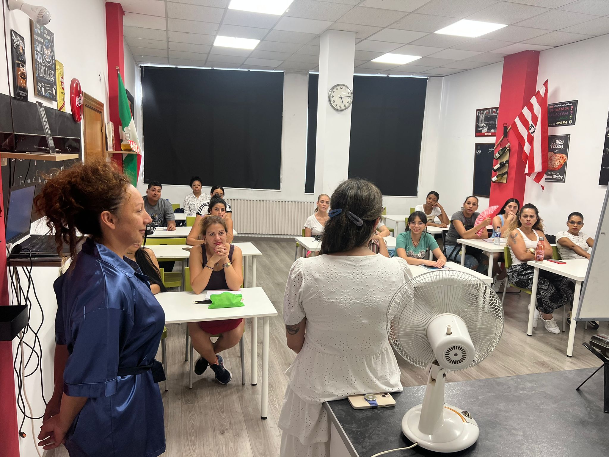 Consulado de Colombia en Bilbao inició dos de los tres cursos de formación para colombianos residentes en Bizkaia