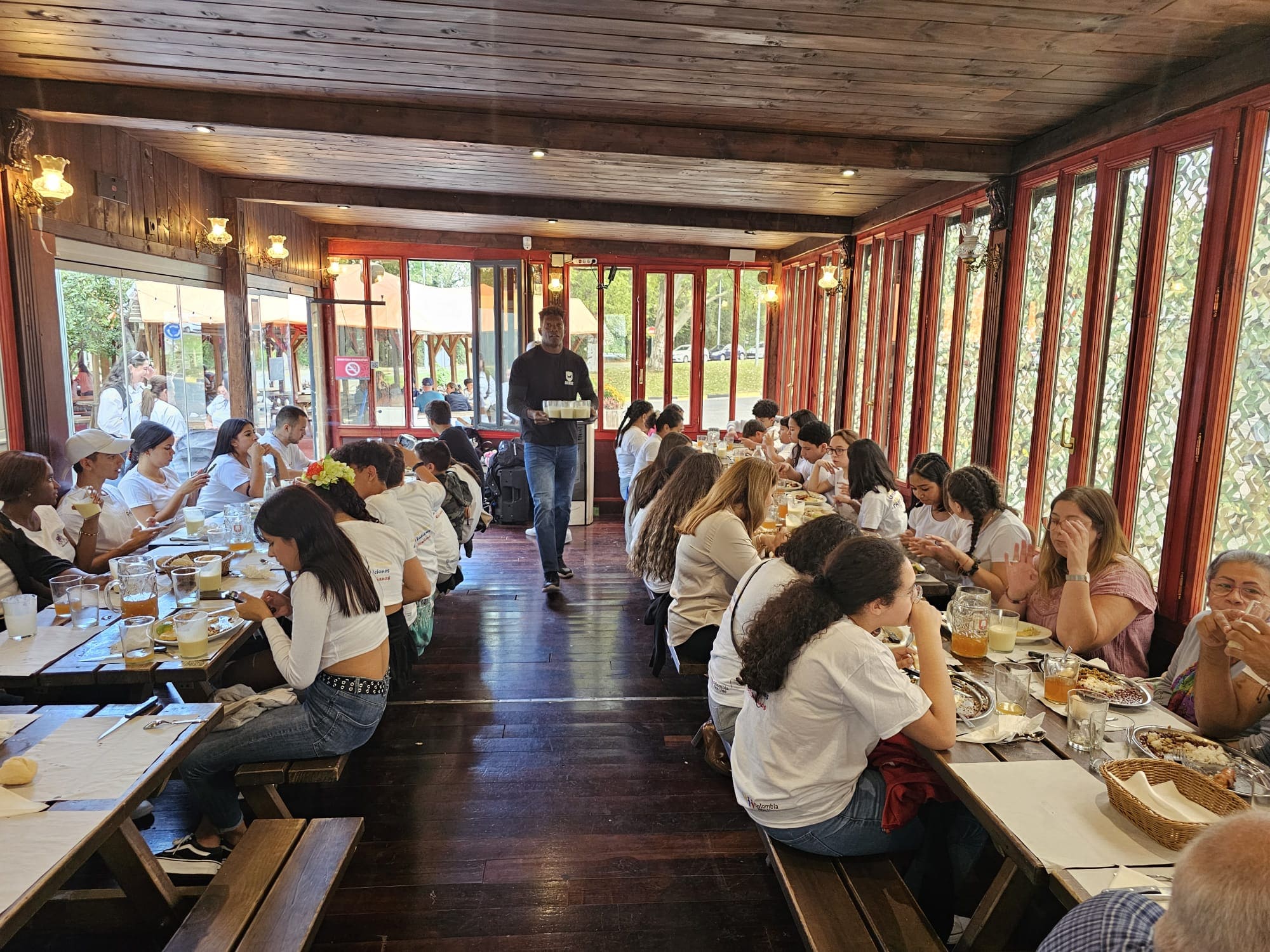 "Encuentro Juvenil de Tradiciones Colombianas"