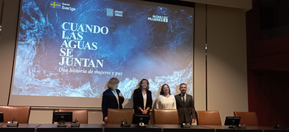 Connacionales y estudiantes de la Universidad de Navarra asistieron a la presentación del documental “Cuando las aguas se juntan” en Pamplona