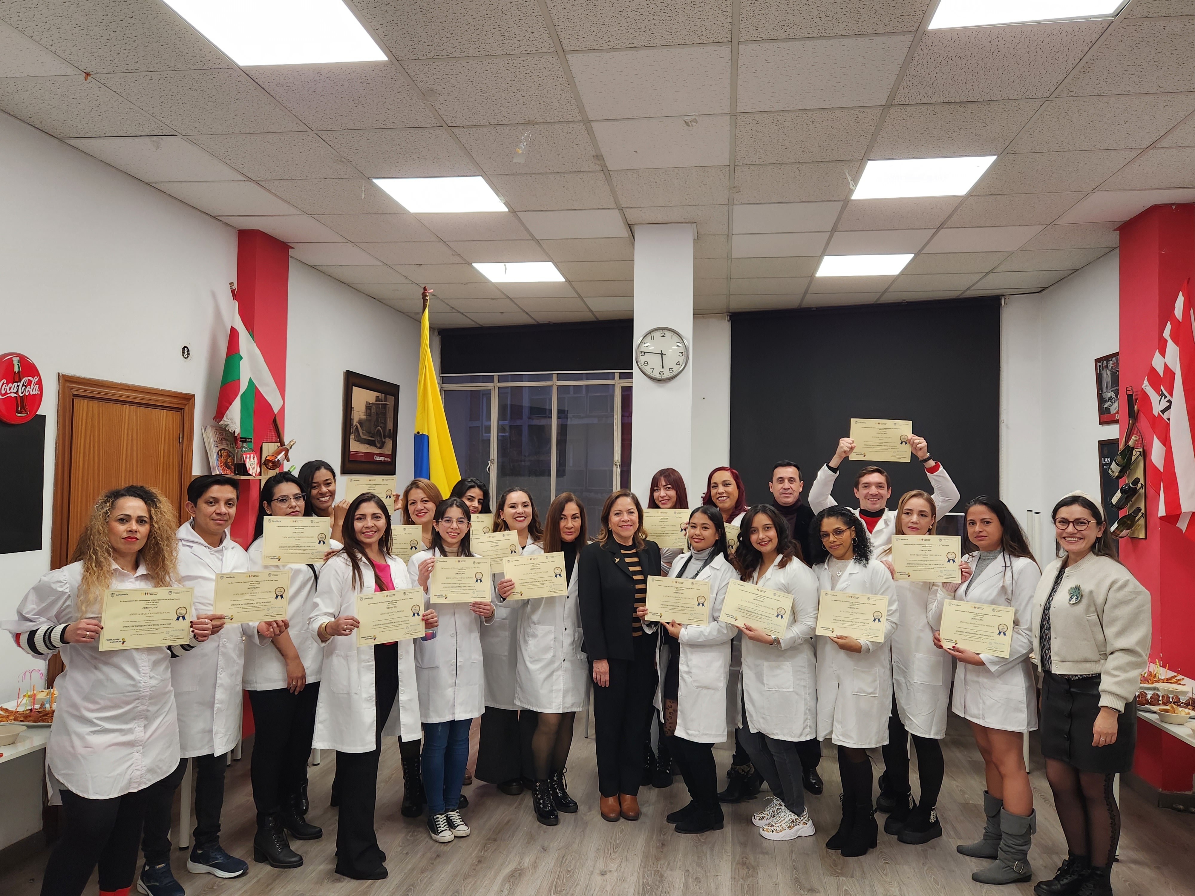Consulado de Colombia en Bilbao hizo entrega de los certificados del tercer curso de formación para colombianos residentes en Bizcaia