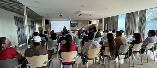 Connacionales residentes en Vitoria-Gasteiz dialogaron y resolvieron dudas sobre los trámites y servicios consulares